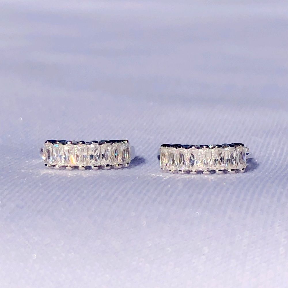 New! “Daphne” Dainty Silver Huggie Hoop Earrings
